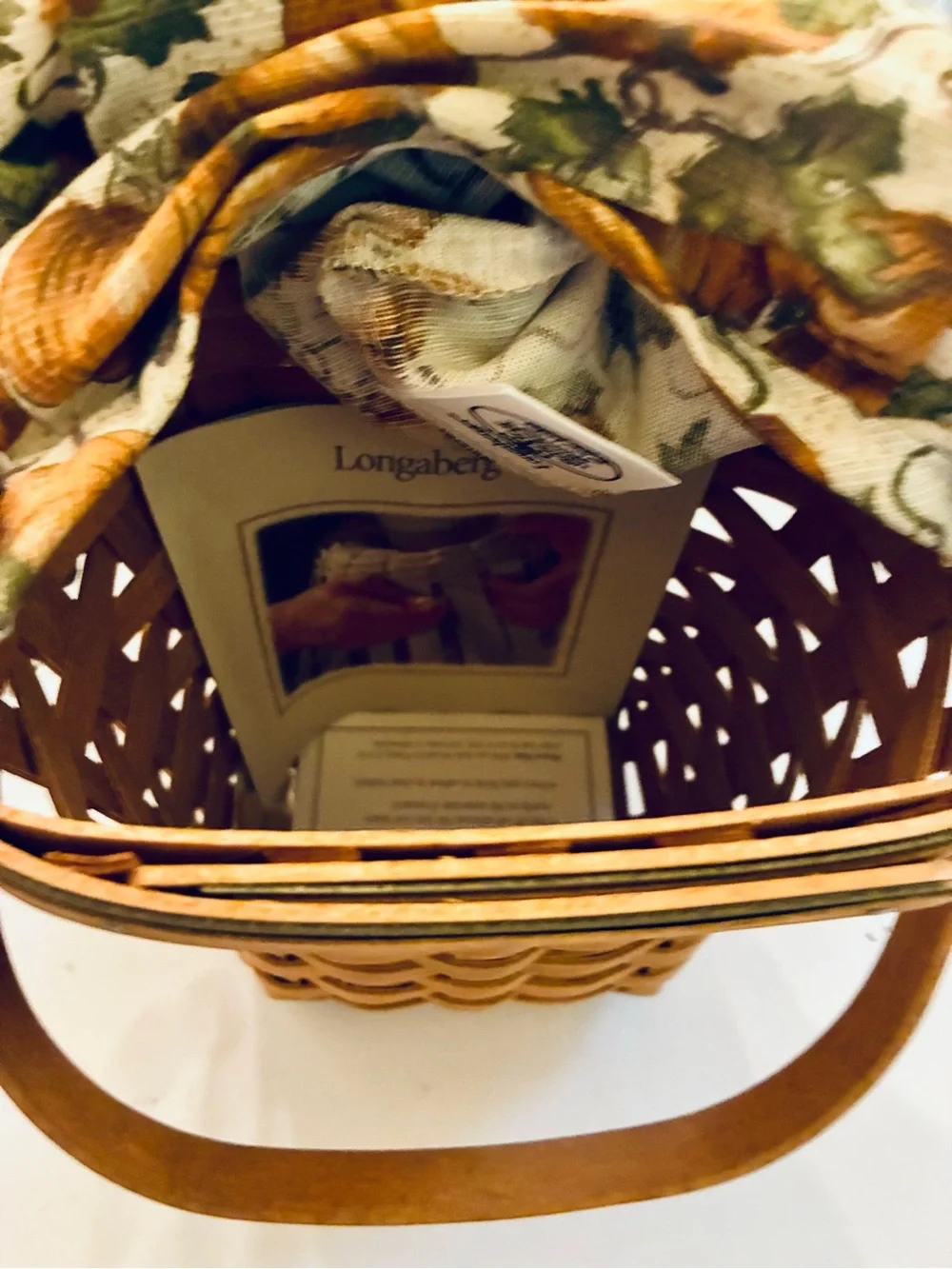 Longaberger 2006 Dresden Home Brown Woven Basket with Fall  Liner and Prot